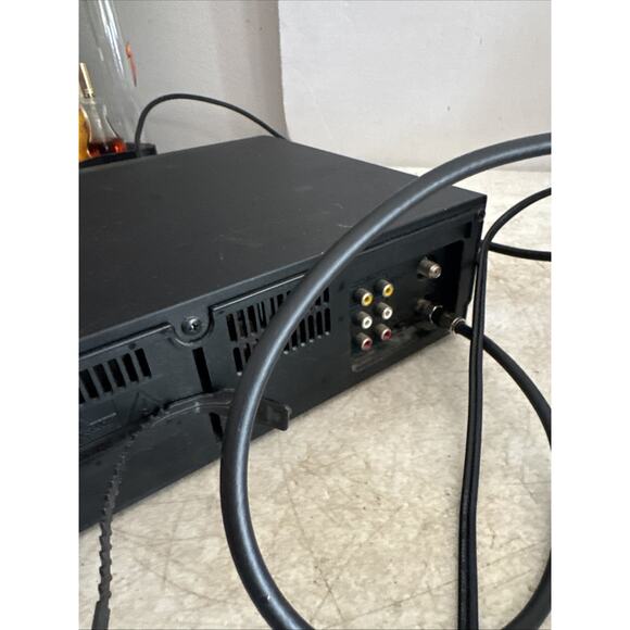 Emerson EV806N VCR 4-head Video Cassette Recorder VHS TAPE Player FULLY TESTED - Picture 9 of 9